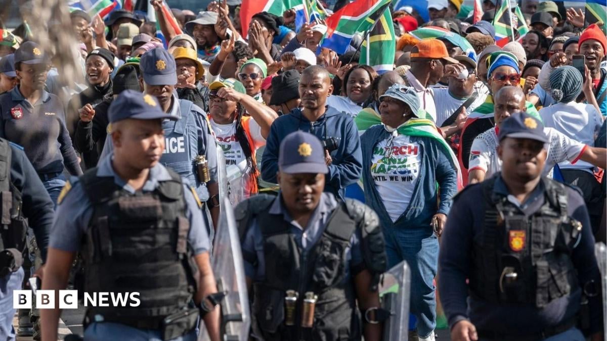 Janubiy Afrikada migrantlarga qarshi liderning o'limi bo'yicha maxsus politsiya jamoasi tuzildi
