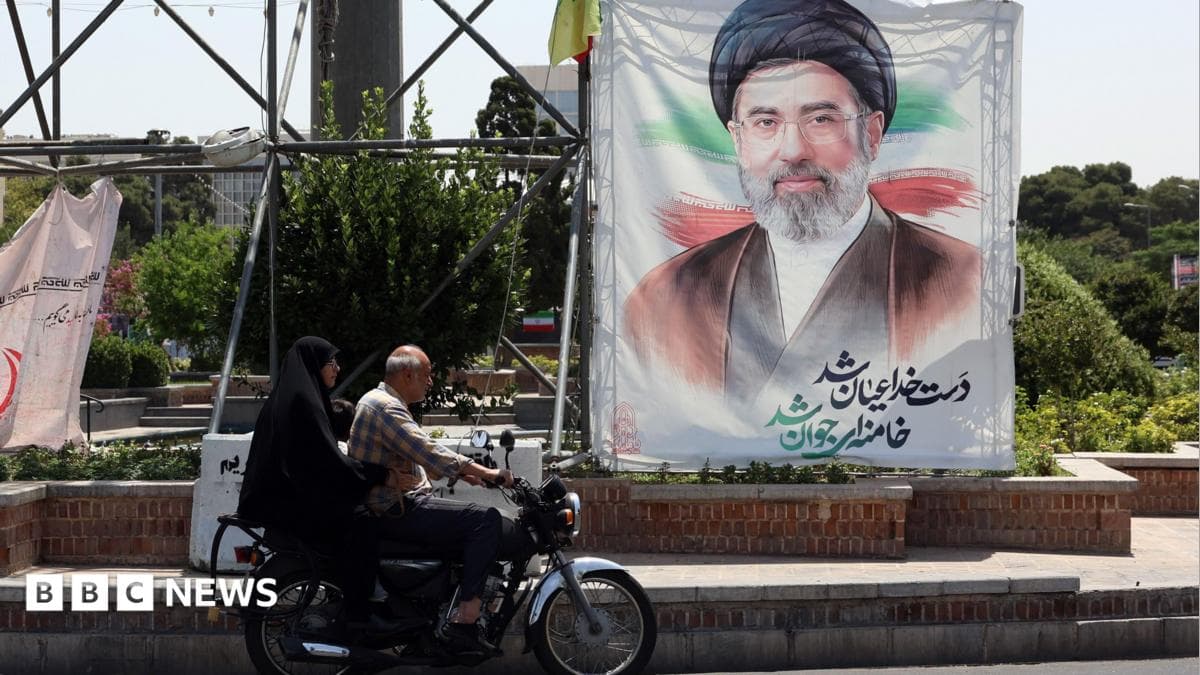 Eronning oliy rahbari intiqom talab qildi